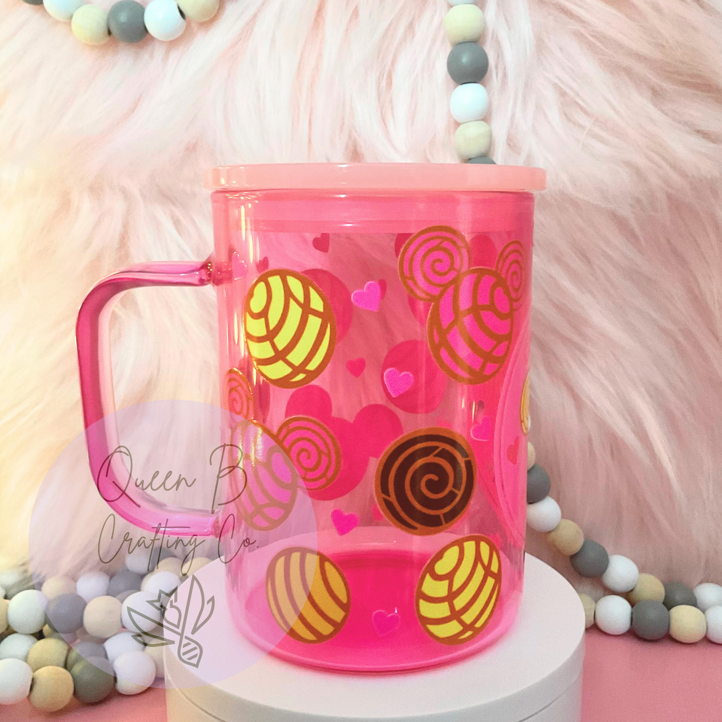 15 oz Pink mug| Cafecito y chisme mug